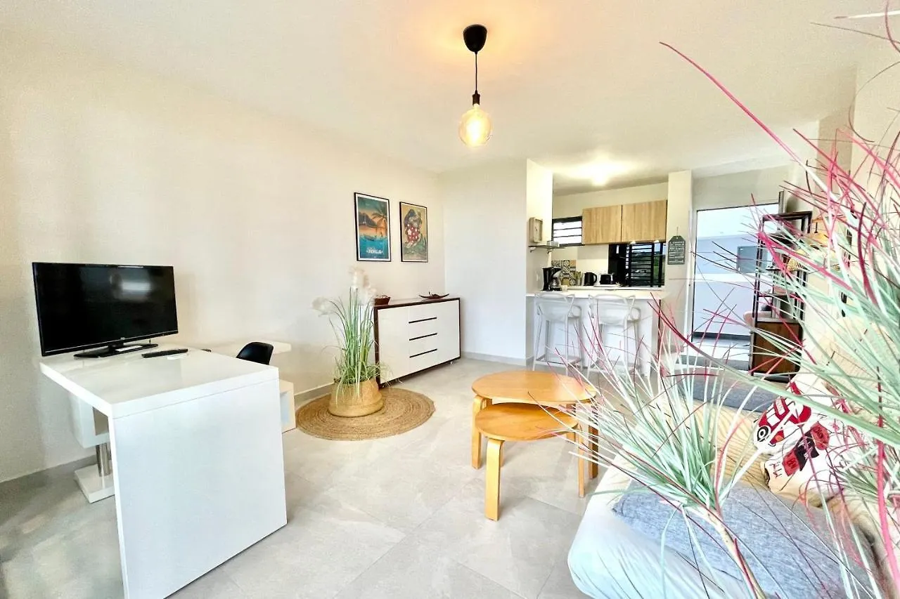 Mititai Condo Sea View & Pool The Quiet Place Near The Airport Faaa