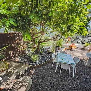 Airport Pamatai Guest house
